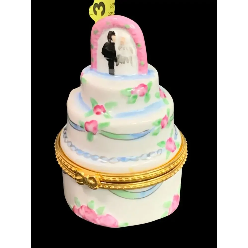 Porelain Hinged Trinket Ring Box Tiered Wedding Cake Bridal 3.2